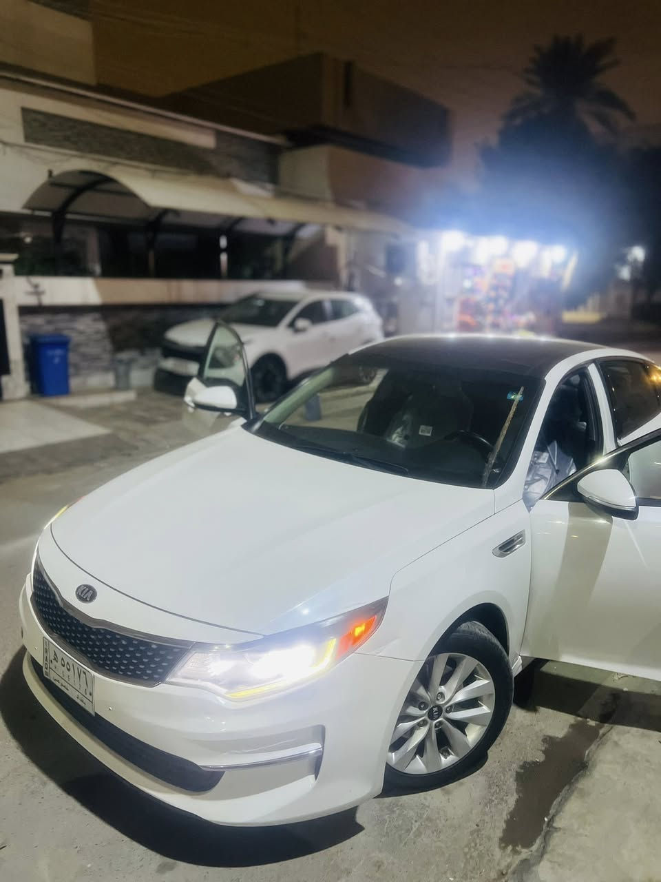 سلام عليكم اوبتيما للبيع مديل ٢٠١٧امريكيه حادثه جاملغ والباب الخلفي عكس السايق فول مواصفات للخير السياره نظيفه السعر ١٣٥وبيهة مجال العنوان بغداد حي القاهره للستفسار اتصال عله الرقم ***********
