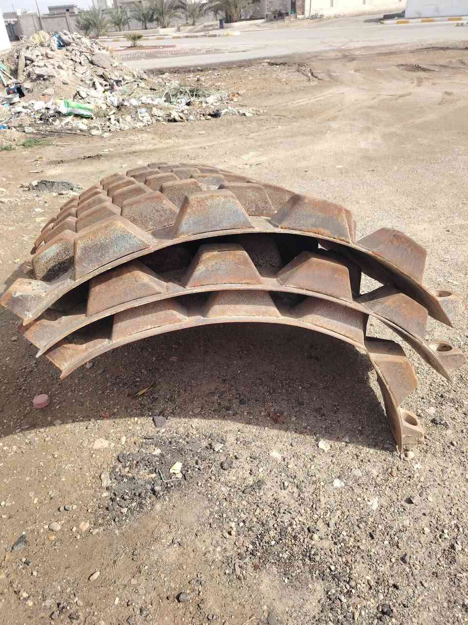 للبيع قوق اظلاف سعر ٤٥ ورقه مكان الرمادي ***********
