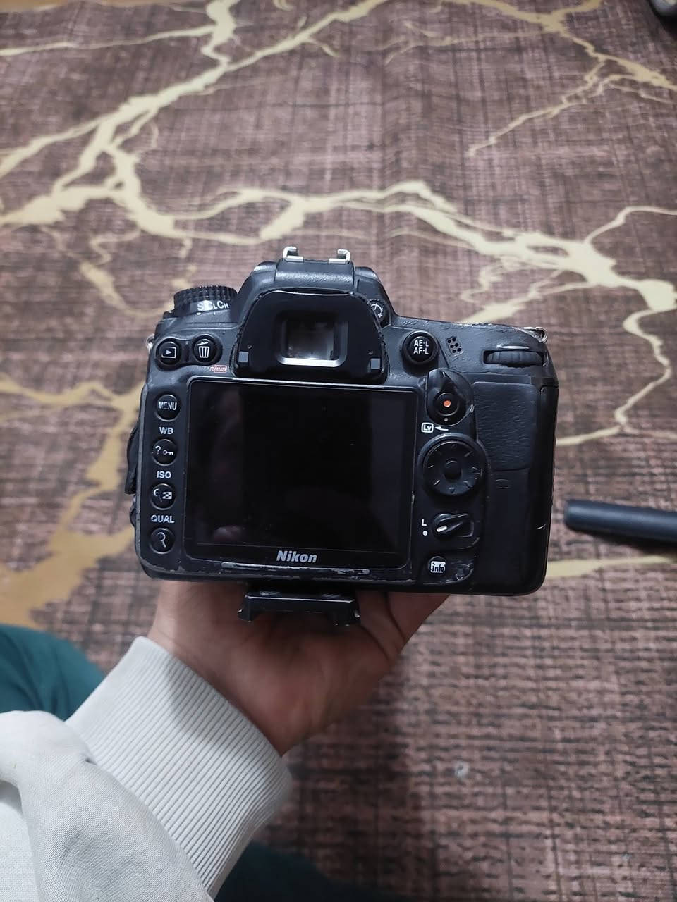 السلام عليكم بدي نيكون 7000 البيع ب250  نضافه 70٪
العنوان كوت التواصل ***********
