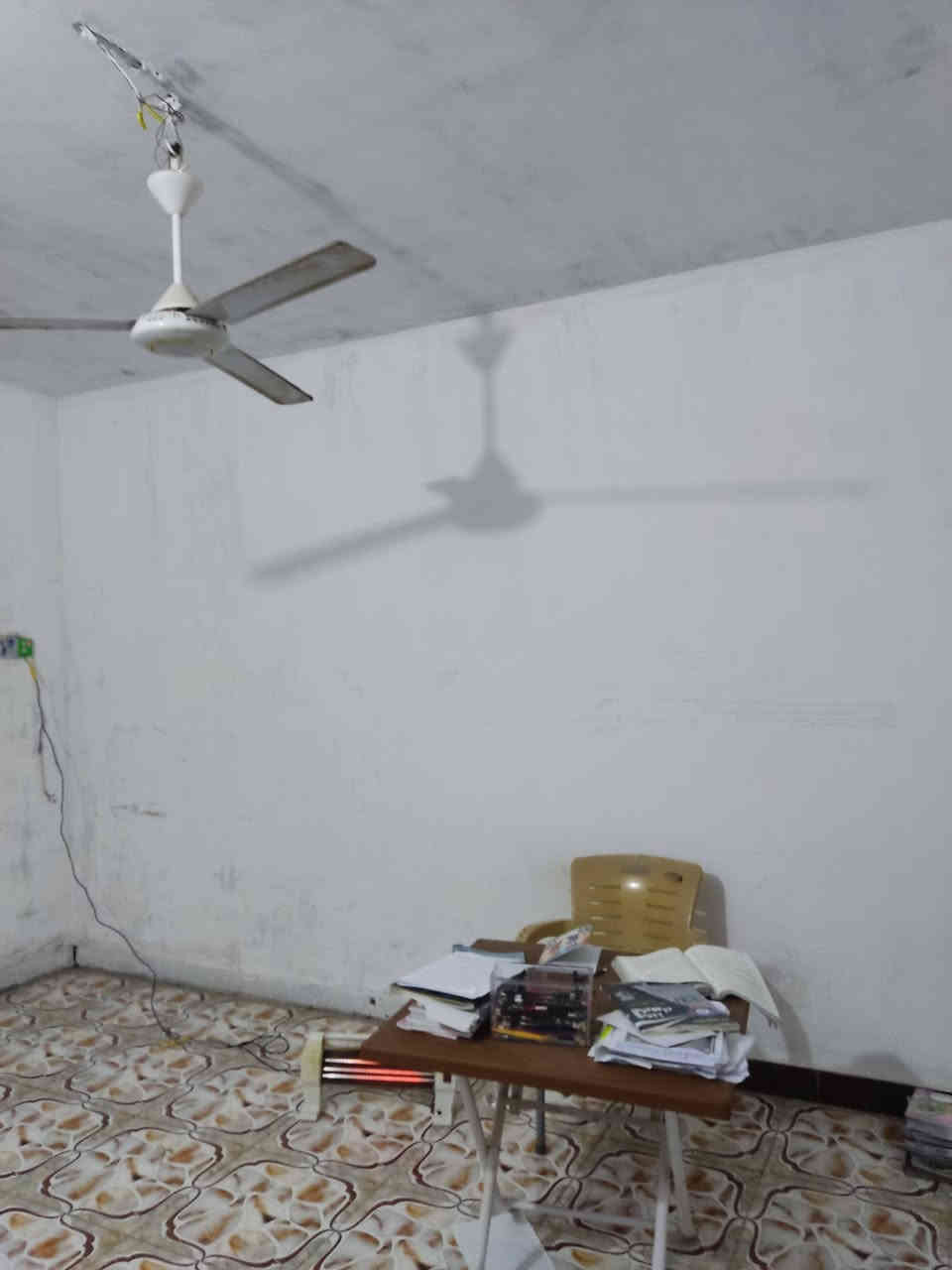 توكل على الله
بيت طابقين طابو صرف كرمه بني سعيد 
غرفه 5 وهول وديوانيه وكراج وساحة وصحيات خارجية وصحيات داخلية ومطبخ 
المساحه 225م
البناء طابوك السقف شيلمان 
السعر مناسب 85 مليون بيه مجال 
مراسله الصفحه او الاتصال على الرقمي ***********
***********
