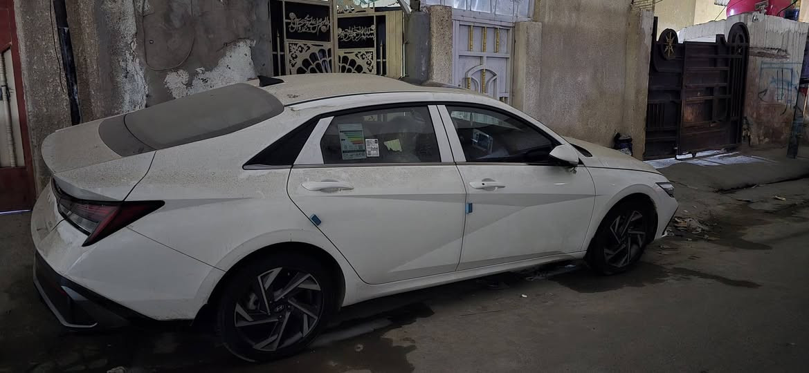 ​سيارة مال بيت، كفالة عامة من الدعامية للدعامية وبحالة الوكالة (جاهزة من كلشي).
@إشارة ​📌 المواصفات:
​المحرك: 2000cc (قوي واقتصادي).
​المشي: 50 ألف كم فقط.
​الاضافات: فتحة سقف، حساسات أمامية وخلفية، شاشة كبيرة، كاميرا خلفية، تشغيل بصمة + تشغيل عن بُعد، تبريد قطعتين (أمامي وخلفي)، ويل ميثم.
​🛡️ وضع السيارة: كفالة عامة (لا صبغ، لا شخوط، لا حوادث) وبشرط الفحص وين ما يعجبك.
​المكان: بغداد
​السعر: [177]  
​للتواصل: [*********** ]
