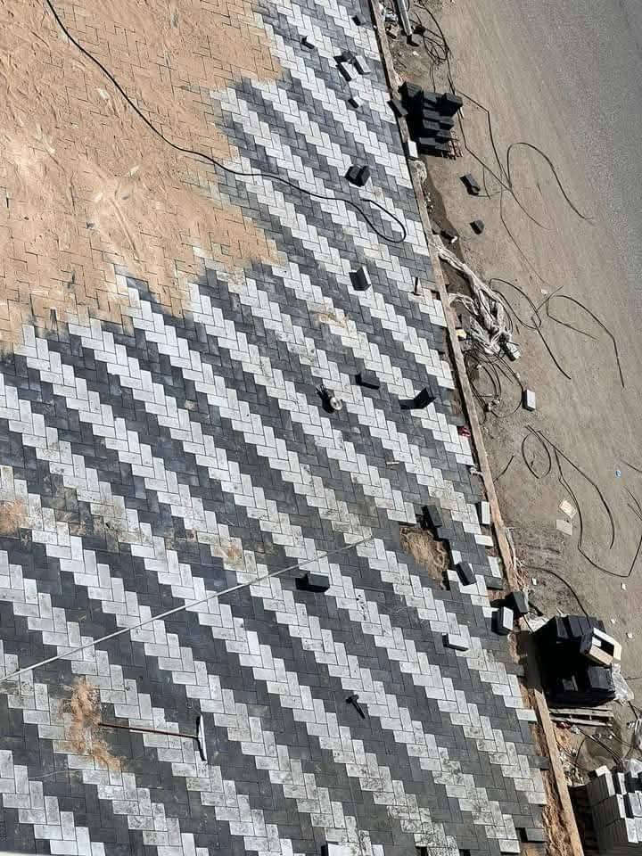 متوفر كادر عمل بغداد
نشتغل انواع الارصفه شوارع حدائق مدارس دوائر 
 سعر (المتر 3لاالف وبيه مجال)/***********.  *********** يوجد كرسته وعمل بسعار مناسبه وجميع المحافضات
