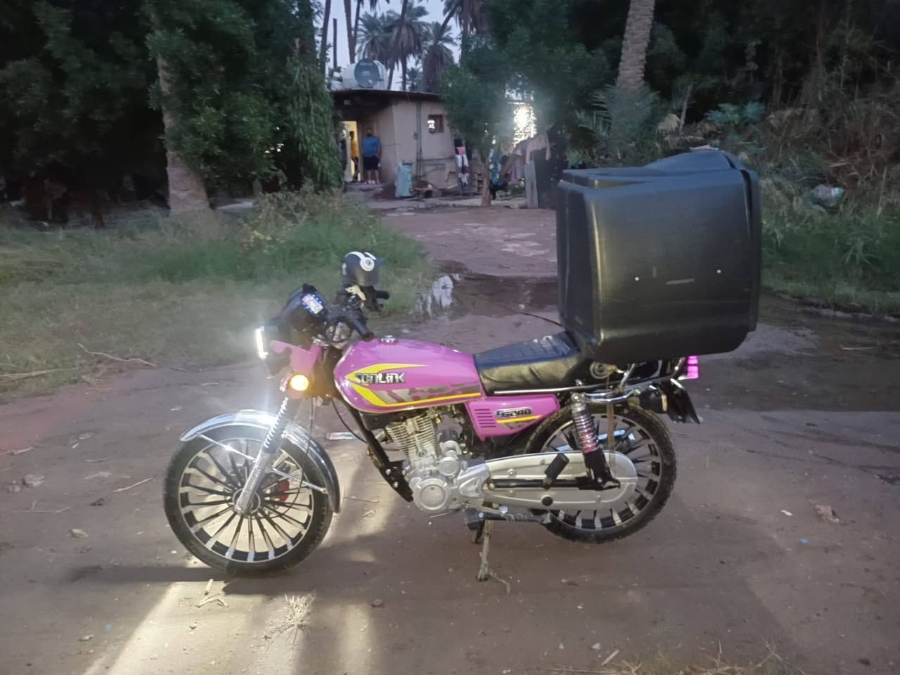 السلام عليكم دراجه سونلنك موديل 25 دراجه بعدهه جديده مكاني بغداد رايدهه ب750 وبيهه مجال حك الجيه هاي ارقام واتساب ورصيد
*********** ***********
