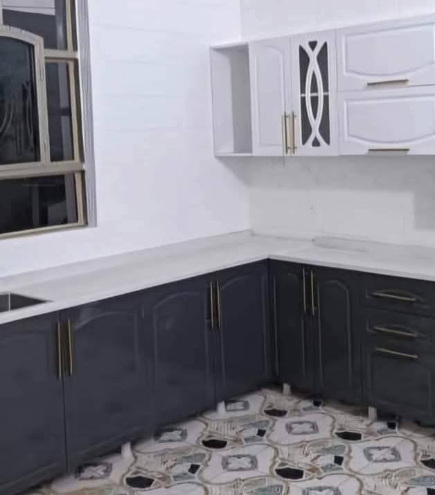 شركه سدره المنتهى المطابخ التركيه والحديثه نشتغل تفصال حسب طلب الزبون بسعار جداً  مناسبة شغل درجه ولى خشب تركي أصلي اج دي اف عمق 60 كامل مرمر للحجز والستفسار واتساب ***********
