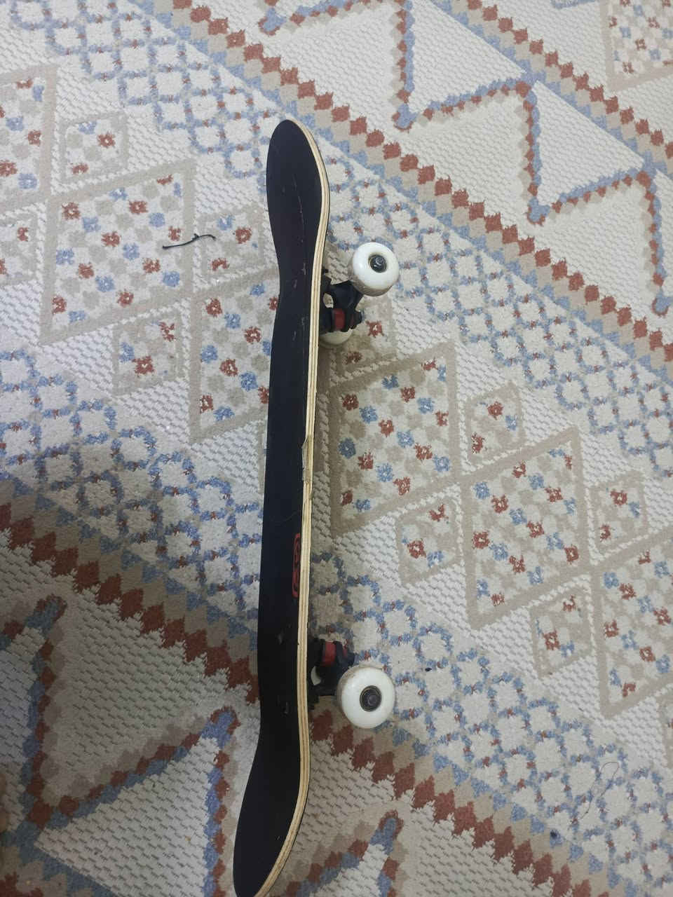 سلام عليكم سكيت لوحي للبيع 
المكان حي الشهداء شارع مكتب الغاز قرب المدارس
***********
