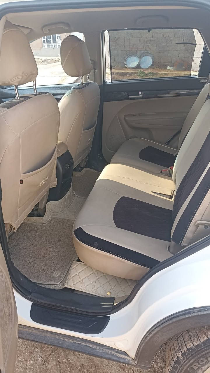 سورنتو 2014 أمريكي 
محرك 4 سرندر 
شرط ما مفتوح 
رقم  نينوى شرط تحويل 
بصمت تشغيل+بصمت  ابواب 
 اداء ترحيب  حساسات خلفية+حساسات جانبية 
شرط مابيها أي صبغ أو معجون  بيها فقط بارد 
مكان سيارةقرية بطيشة الموالي التفاصيل أكثر
التصال علة رقم ***********
