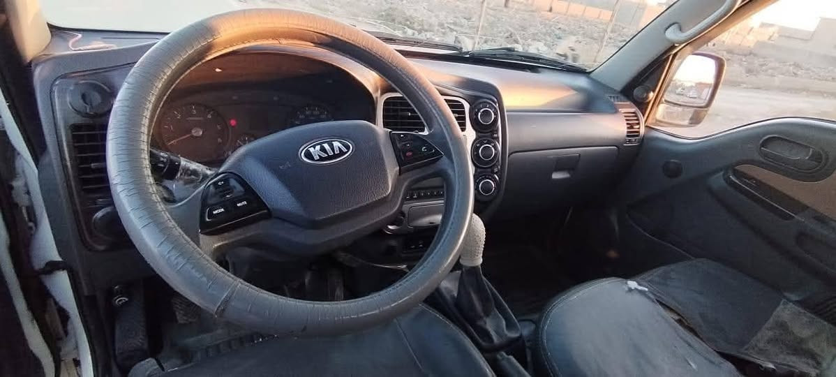 كيا حمل 4000 رقم كركوك سنويه 2028 حيييل نضيف ماشايل حمل مال جناي ماشي 100الف موديل 2017شكل2018مبدل بونيد بدون دواخل  سعر 145رقم موبايل ***********
