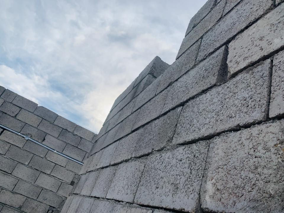 ‏✨ – كادر بصمة إعمار ✨
‏📍 كادر عمال بغداد فقط
‏
‏نقدّم لكم جميع أعمال البناء والتشطيب باحترافية عالية 👷‍♂️🔧
‏
‏⚡ تأسيس كهرباء كامل
‏🔨 تشليع الكاشي + تطبيك الكاشي والسيراميك
‏🏠 إعادة ماستك الأسطح ومعالجة التسريب
‏🪜 تفليش، تقشير الجدران وأعمال الصيانة
‏🚿 تقفيل وتجهيز الحمّامات
‏🚚 تنظيف البيوت
🖇‏ديكور وجبسن بورد صبغ 
🧱👷‍♂️بناء درجا اولئ
🔨 لبخ اسمنت +لبخ جص وابياض

‏✅ دقة بالعمل
‏✅ سرعة بالتنفيذ
‏✅ أسعار مناسبة
‏✅ التزام بالمواعيد
‏✅اشراف العمل

‏📞 للتواصل اتصال أو واتساب:
‏📱 ***********. ***********
‏#الطائي_للآ_عمار_ولديكور
‏🌟 كادر بصمة إعمار… شغلك أمانة بيد أهل الخبرة 🌟
