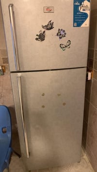 ثلاجه حجم الكبير مستخدمه للبيع.      غساله للبيع نظيفه  للاستفسار 0771...