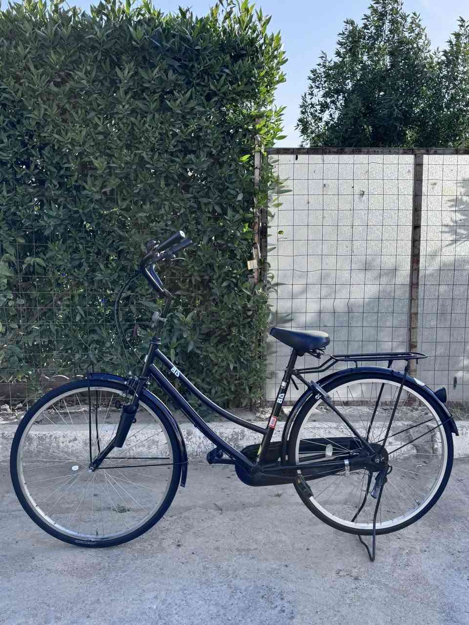 سلام عليكم بايسكل للبيع حجم 26 🌹
جديد جدآ  البايسكل كامل اي نقص ما بيه ♥️ وياله مختم كله مختم جديد لون اسود  السعر 120 وبيه مجال لشرايه المكان بغداد
قرب حي الجهاد رقم الهاتف ***********
