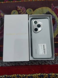 هونر 400 برو  ذاكرة 512 الرام 12  صارلي شهرين من اخذته من الدلتا  السع...