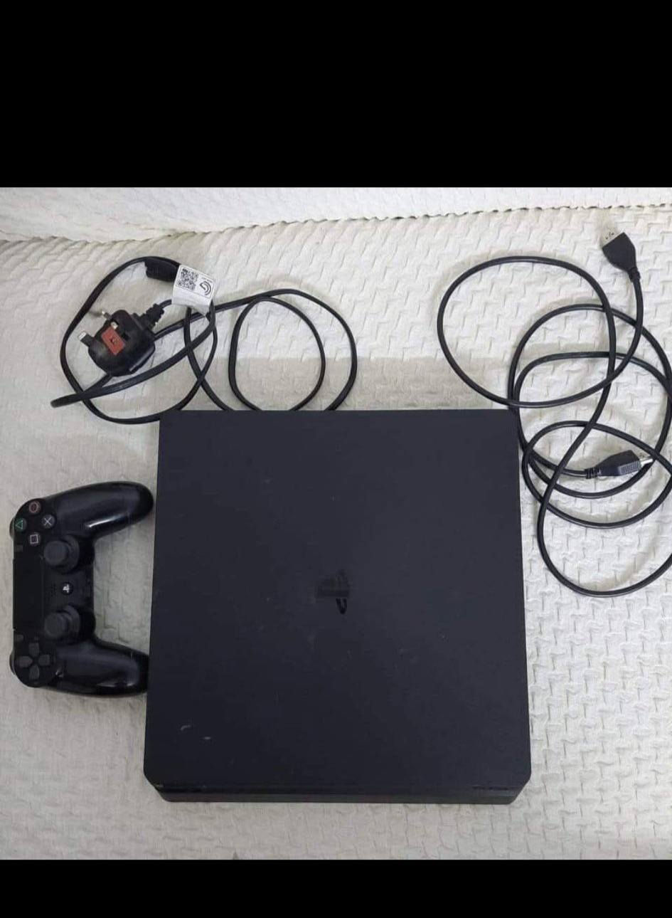 بلي فور 4 سلم نضيف جدا ويا يده وقرص كول اوفديوتي مودرن 3 سعره 250 بغداد الدورة
***********
