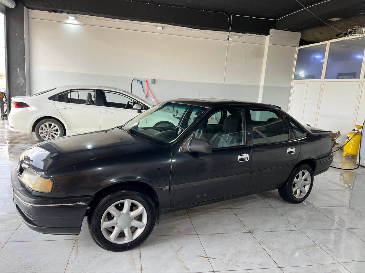 ئۆپڵ ڤیکترا ڕەقەم سلێمانی سەنەوی تازە  ٣٢ گەڵا 
مەکینە ١٨ گێڕ عادی 
مۆدیل ١٩٩٢ 
ڕەشی قەتران  نموونەی جوانی 
گێڕ و مەکینەی بەشەرت 
٤ تایەو ویلی لۆک لۆکی لەسەرە 
دەعم و لێدراوی نیە
کاڵبونەوە و شوختی نیە 
تاقم پێش و دوای تازە داگیراوە چرکەی تیا نیە
تەحویل و بڕاوە و خەرامە بەشەرت 
سعری ٣٢ گەڵا 
***********
***********
ئەدمینی  دڵ ❤️
