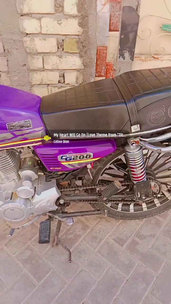 سلام عليكم دراجه سونك موديل خمسه و عشرين دراجه كلشي ما بيه كامله خمسه كير محرك 200 شراي يشلع عيوني *********** و تساب
