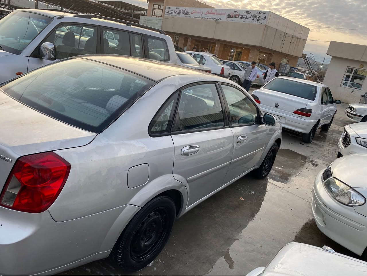 ئۆپترا ئۆتۆماتیک2008 مەکینەو گێری بەشەرت رەقەم سلێمانی ڕەنگی رەساسی ٤پارجەی لەسەر کالبونەوە پەمپە بێ مەعجون بی لیدراو بێ ناوگرتن دو پەلەی بجوک ساردی هەیە شایەن باس نیە تەرزەی نیە و شەپۆلی نیە
تەقەو رەقەی بەشەرت سەوت و سەرف و بوخار بەشەرت
گێری بەشەرت زۆر بێ عەیبە ماشاللە کارەبای بەشەرت چوار جام کارەبای ئاوێنە کارەبای بلاجکتۆر قفل مەرکەزی
تەبرید سارد و گەرم بەشەرت مالی دۆستە 
بەشەرتی تحویل و خرامەو براوە تایەی تازەیە 
نرخی 66گەڵاو مەعمەلەی هەیە 
شوین سلێمانی
ژ.م ***********
                                                    *********** السليمانية, العراق
