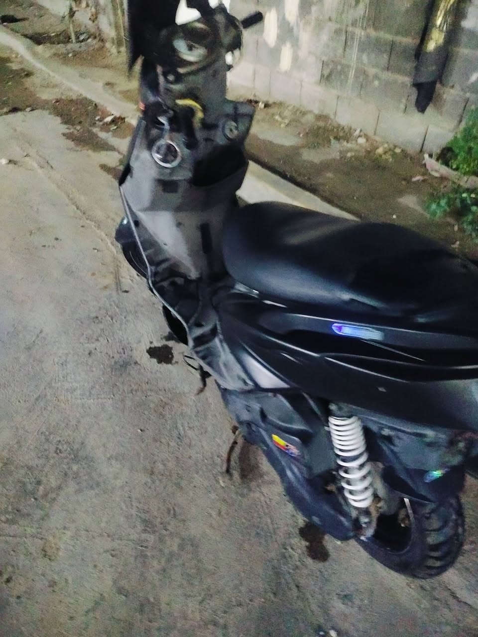 السلام عليكم دراجه سكنس فحل لد نوزل للبيع دراجه نضيفه وحلوه
***********
