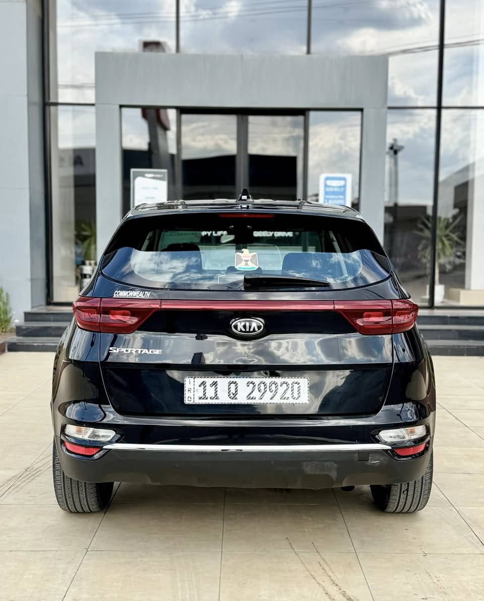 السلام عليكم
سبورتج 2022 امريكي كلللللين 
حادث كسر جوزة تشغيل وكسر بسيط بل دعامية بدون تبديل بدون صبغ بدون تكحيل 
رقم (بغداد ) باسمي تحويل مباشر  
ماشية :29 
المواصفات:
فور ويل AWD
رادار امامي مانع تصادم
تحكم ستيرين جهتين +كروز كونترول 
مود درايف ( ايكو- نورمال- سبورت)
نظام قياده ذاتية ذكية
تحديد مسار 
 شاشه كبيره 
تبريد منفصل + قطعتين امامي و خلفي
مانع انزلاق + نظام المنحدرات
كامرة خلفية دواره 
محرك وكير مكفولات
مكفوله من الصبغ و البارد 

السياره على وضع الشركه 

أي استفسار رقمي
مكان السياره بغداد البنوك او جكوك 
***********
