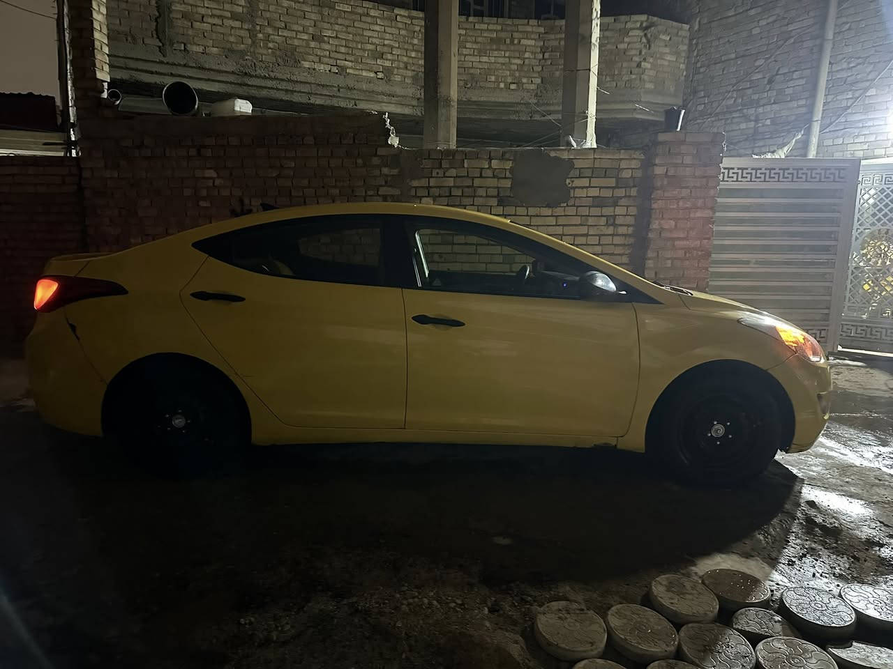 السلام عليكم سياره النتره وارد امريكي موديل 2013مواصفات نص فول محرك كير صدر تبريد تخم تاير مكفولة رقم بغداد تحويل مباشر سياره جاهزه حلوه كلش سعر 93$بيه مجال بصيط العنوان بغداد الامين شارع نواب النتصال ***********حادث بنيد فقط بدون دواخل
