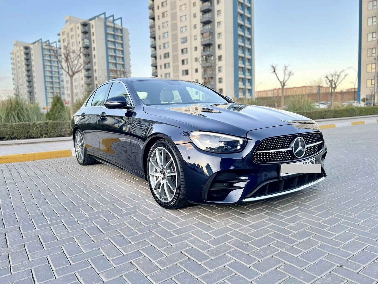 مارسدس بنز أي كلاس حجم (350)-كت (AMG)🔥
🚘مكان السيارة// بغداد حاليا✅✅
💎عداد المسافة//(٤٠)الف+(توو ويل)..
💎موديل (٢٠٢٣)//رقم دهوك..
ملاحظة//السيارة وارد امريكي وحادثه سطحي فقط جاملغ السايق ومبدل ومبخوخ بدون دواخل بشرط وايرباك استيرن طاك فقط ومرجع بلادي وكالة بشرط وبيه(PDR)ومسويله بوليش وتشميع وبدون شخوط✅
ملاحظة//السيارة داخله عن طريق منفذ(ابراهيم الخليل)يعني دايركت من اميركا استيراد شخصي أيد وحدة.
🔘🔘مواصفات وتفاصيل السيارة 👇👇
🎖️بانوراما عله طول السقف…
🎖️شاشة متصلة (مواصفات آس كلاس)..
🎖️رادار امامي لمنع وقوع الحوادث(٣٦٠)درجة.
🎖️رادار جوانب للتنبيه ورادارات محيطية مع الخلف.
🎖️نظام منع التزحلق (لمنع الحوادث)..
🎖️نظام تحديد مسار مع قيادة ذاتية (تحديد سرعة)..
🎖️نظام (Auto park) أطفاء ذاتي+(auto hold)..
🎖️حساسات محيطية (٣٦٠)درجة..
🎖️كاميرات محيطية (٣٦٠)درجة تظهر في الشاشة..
🎖️نظام (GPS)+خرائط(SD Card)..
🎖️نظام (أبل كار)+(USB)مع مودات مختلفة..
🎖️لايتات الامامية(ملتي پيم)مع الخلفية(LED)..
🎖️بصمة تشغيل+بصمة أبواب +بصمة صندوق..
🎖️كشنات الامامية ميموري خزن مع كشنات تدفئة..
🎖️انارة داخلية متعددة أكثر من (٦٤)لون..
🎖️كيجات الكترونية مع مودات حسب مستخدم.
🎖️شاحنة لاسلكي+ماوس تحكم (كونترول)..
🎖️داخل لون ابيض مميز مع صاج …
🎖️سماعات ماركة (پرومستر)صوت مميز..
🎖️ويل كب(AMG)حجم(١٩) مع تخم تايرات لوك..

ملاحظة//لسيارة انطيك اياه بشرط كير ومكينة وحدادية  وكهربائيات عله وضع وكالة بدون أي خلل (صفر
مسج)واستخدام شخصي نظيف عله ايد وحدة جديدة لوك

ملاحظة//السيارة وياه كاعيات الشركة مع كتلوكات  مع عدة اسعافات أولية مع الملحقات كاملة بدون أي نقص..
ملاحظة//السيارة عله أيد وحدة واستخدام شخصي نظيف واغلب مشيه كانت في تركيا واني سقطت لخروجية مالته .

📞📞رقمي لجاد بالشراء (***********)🌹🌹

