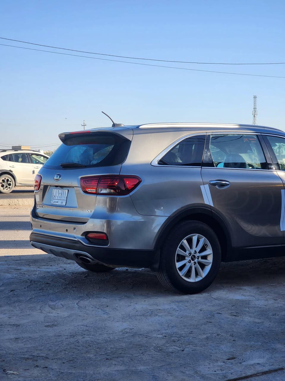 السلام ورحمة الله وبركاته
للبيع او للمراوس حسب الرغبة 
سورنتو 2019 ,وارد أمريكي 
رقم بابل تحويل مباشر 
مكينه ،6v ,سبعه راكب ،
مكينه كير حدادية شركه ماشيه ١٣٠ الف
تخم تاير جديد
السيارة حادثه فقط بنيد ومصبوغ بدون اي داخل خلاص
وبالعراق بيها بين الجاملغ الخلفي والباب صبغ 
داخلها وضع شركه 
ماناقصها برغي ابد 
وحلوة وما متعوبة 
شعندك مراوس او ستفسار اتصل او دزلي خاص ،*********** المكان بابل المسيب
