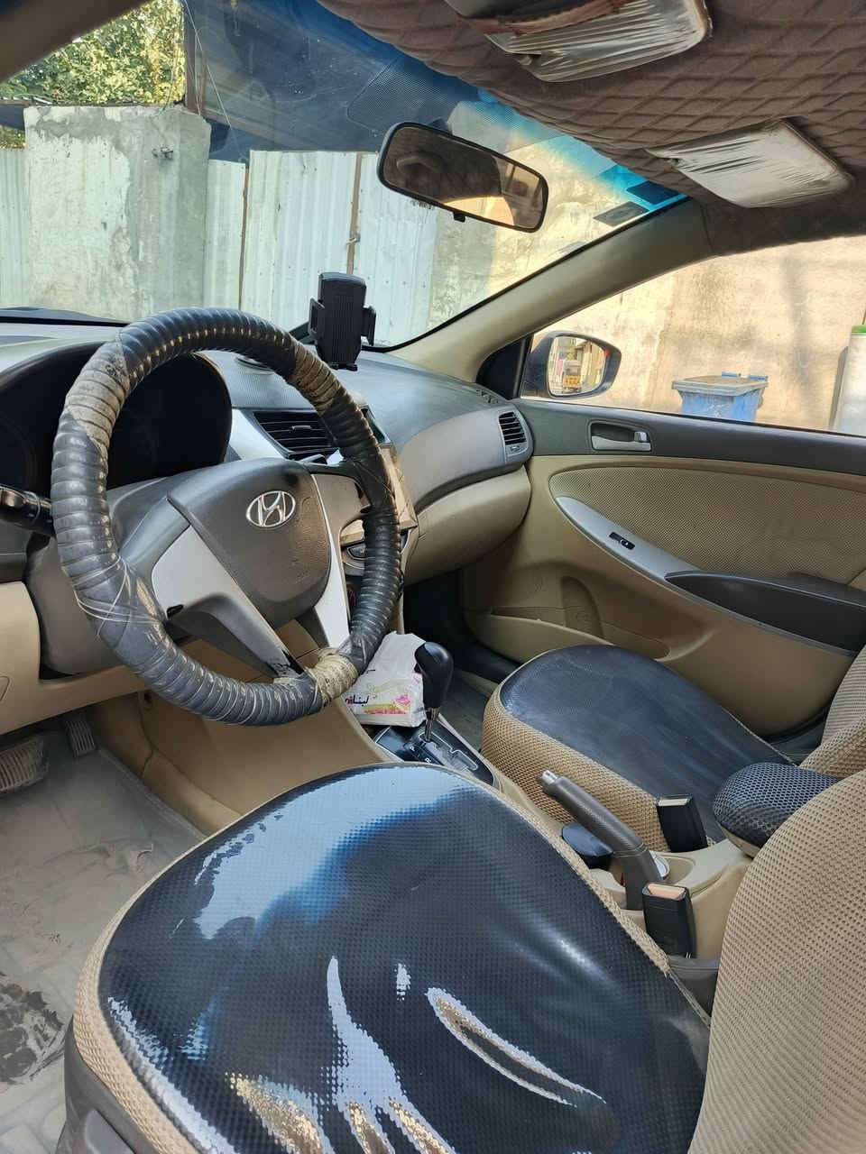 السلام عليكم أكسنت خليجي 2014 محرك 1600 دوش قطرتين مكفوله شواصي دواخل لغود مكينه مابيه لا تبخير ولا تنقيص  سياره بيهه ملاحضات بسيطه رقمهه بغداد ماصارلي شهر من شديت ارقام وسنويه جديده وهزه جديده بأسمي يعني تحويل بنفس ليوم تحولهه بدون هزه وفحص عنواني بغداد مدينة الصدر اتصال فقط مارد خاص *********** السعر 85 وبيه مجااااااال
