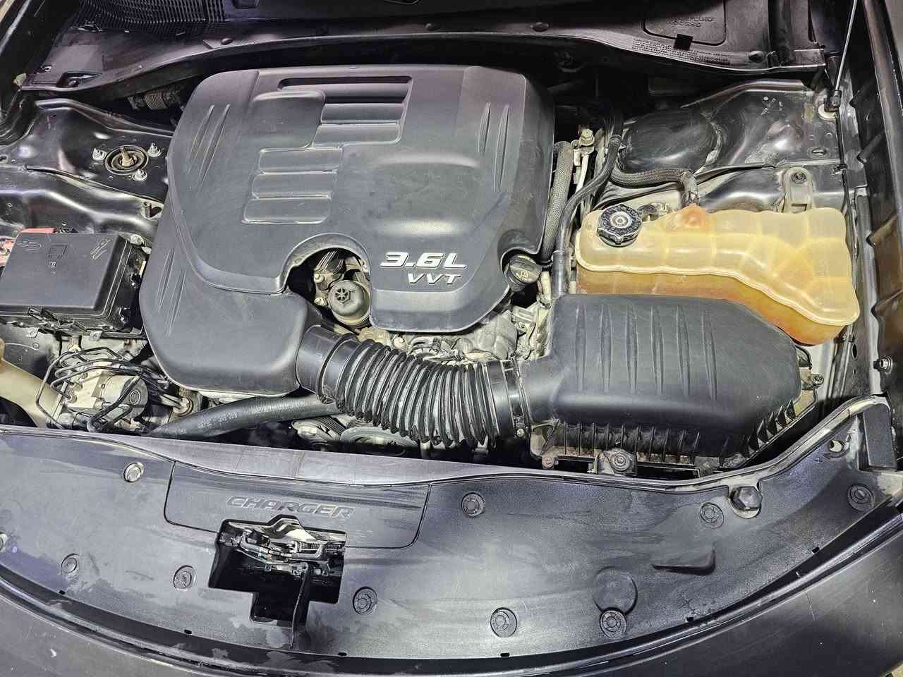 السلام عليكم للبيع جارجر مديل 2018 رقم بغداد الدولي السنوية لل 2030 فول GT السيارة فور ويل ماشية 120 K اللون فيلي السيارة داخلة بيها بارد الجهة عكس السايق وبالعراق  بيها حادث بسيط ونصبغة جهة السايق وربع من البنيد  وحاليا جهة السايق جاردة يرادلهة اعادة صبغ كل التفاصيل ذاكرها الك ا مع السونار السعر 170 مكان السيارة بغداد الدورة ***********
