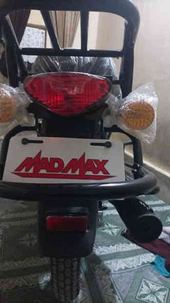 السلام عليكم دراجه دايون جديده موديل 26 مكينه 200 كتابه حمره اوراق سكنر اليوم طالعه بعده بدهن الشركه الاستفسار ***********
