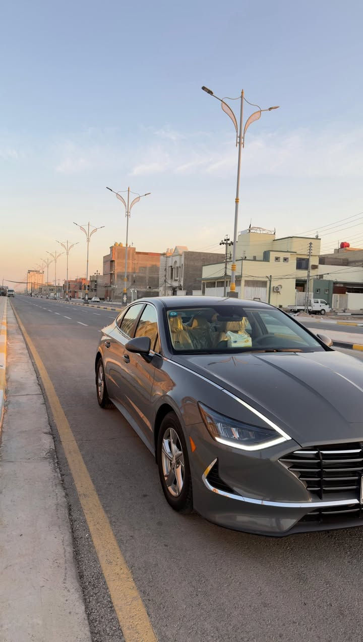 السلام عليكم ، سوناتا مديل 2022 ، موصفات عادية ، حادثها جاملغ خلفي معدل ع البارد ( بالهلال ) مصبوغ + الباب الخلفي مصبوغ ، السيارة جديدة گشنات مغلف و حوضيات، سياره كلش جديدة  ماشيه 29 ميل ، سعرها 180 بيها مجال كلش بسيط حق الجيهة  
للاستفسار :  ***********
