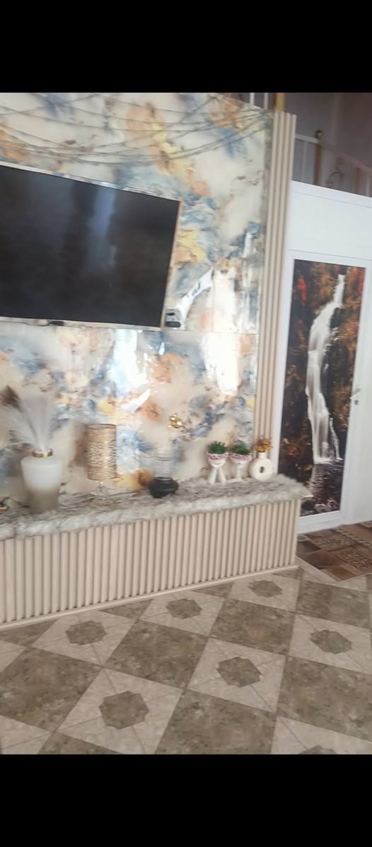 بيت للبيع ب ٢٠ 🛑
بيت زراعي مسجل بالبلدية وبي ميزانيه يحتوي على غرفتين وصاله واستقبال ومطبخ وحمامات داخليه وخارجيه وحديقه السقف مسلح والارضيه سيراميك والحوش كاشي مساحته ٤٠٠ متر / الحصوه حي المثنى/


**إذا كنت صاحب هذا الإعلان وتريد حذفه لأي سبب، رجاءا أرسل رسالة إلى الدعم الفني**