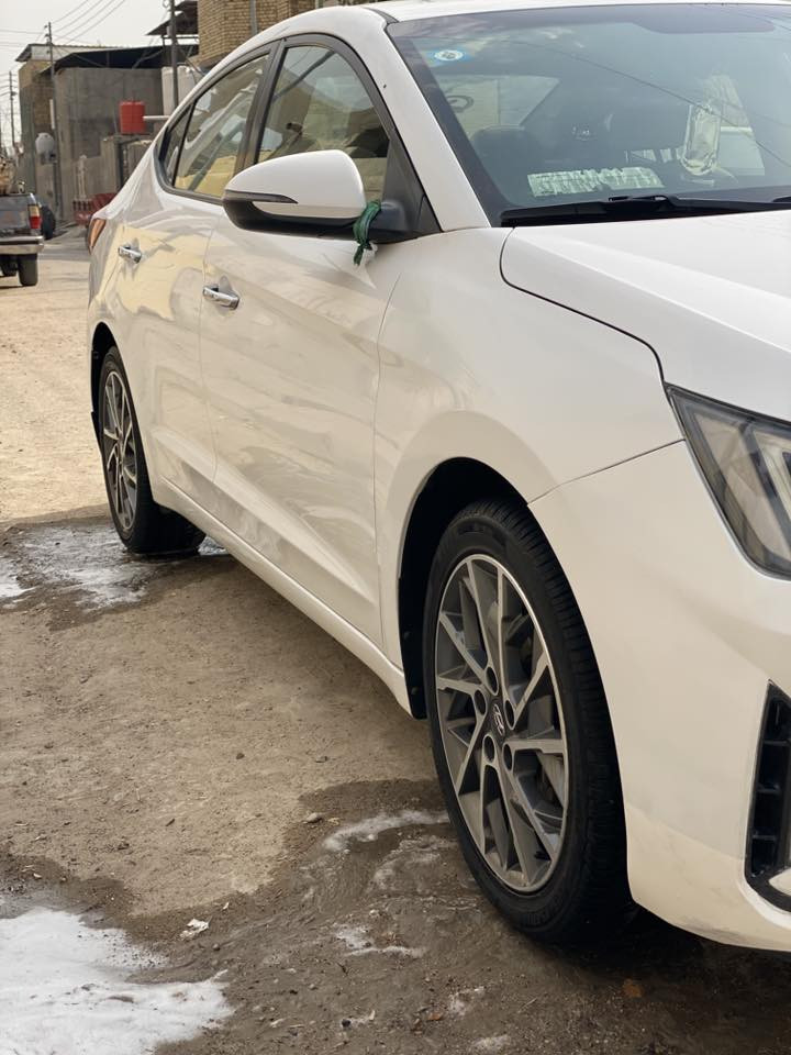 السلام عليكم…
النترا موديل2020 فول المواصفات 1/1 للأخير كلش ما حاجه اكتب مواصفاتها تعرفونها
رقم بصرة دولي جديد سنوية 2030 تحويل مباشر مشروع وطني 
مكاني بصرة حي الاصدقاء 
سيارة (كفالة عامة)
سيارة جديدة كلش 
السعر 172$ وبيها مجال
للاستفسار ***********
