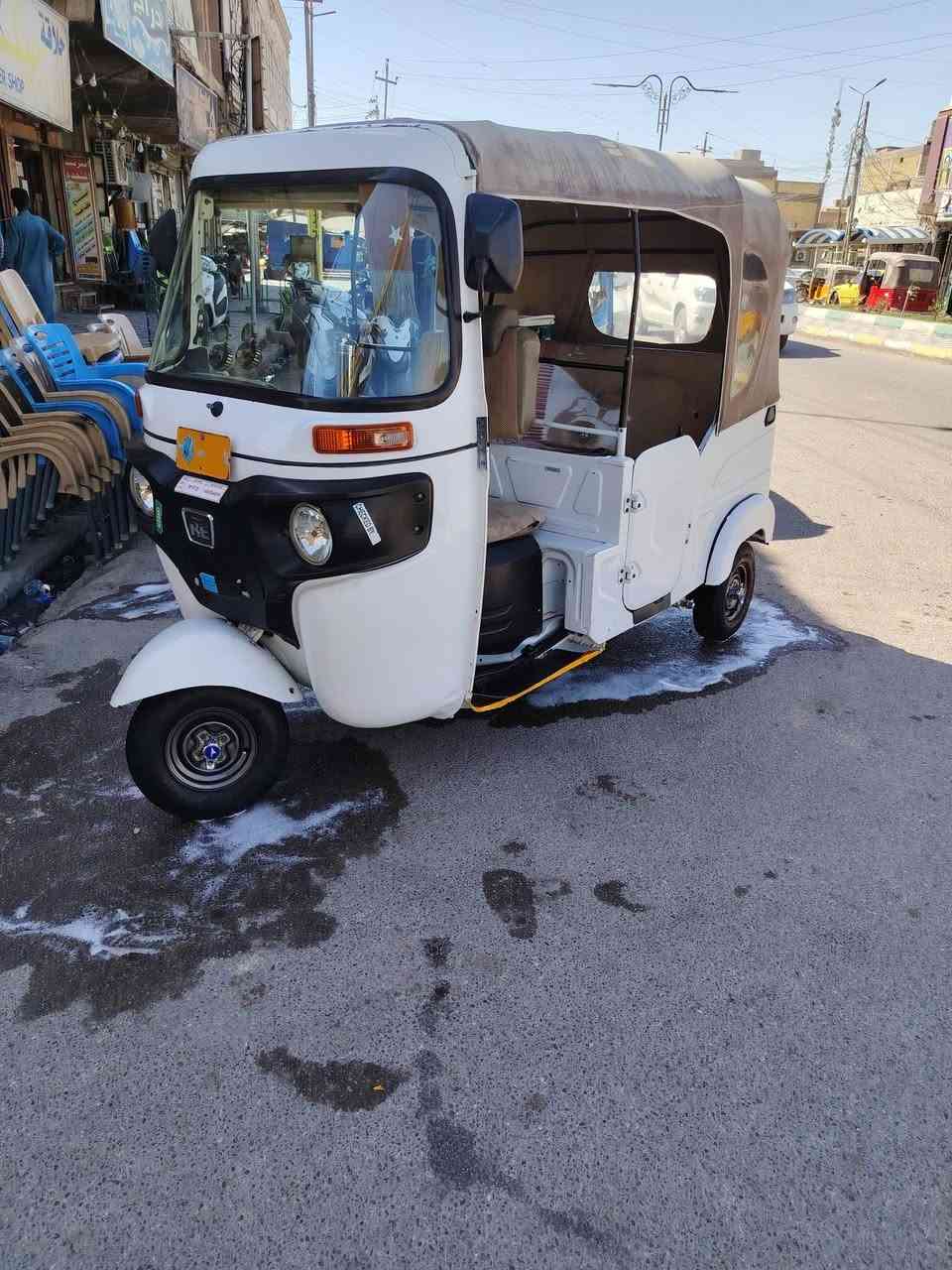 السلام عليكم تكتك للبيع ٢٢شهر4رقم ذيقار نكليزي بيهه لغد صبغ والثاني بارد مكانى رفاعي مكينه مجفته مره واحده بس ***********
