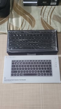 غراض مرتبة • اكسسوارات الكترونية