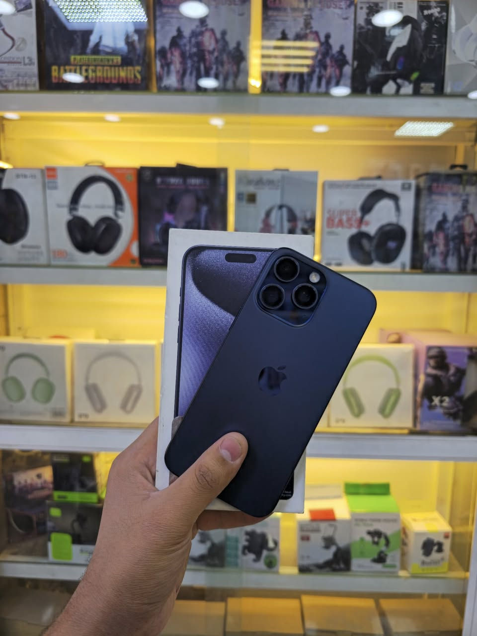 السلام عليكم ايفون 15 برو ماكس نضافه الجهاز 100% شرق اوسط(( دبل شريحه)) الجهاز ما مفتوح مداخل صيانه ضمان 3 ايام
ذاكره : 256
بطاريه : 87 بلاد
نموذج : M
السعر : مليون 75
العنوان : بغداد حي اور 
للاستفسار : ***********
