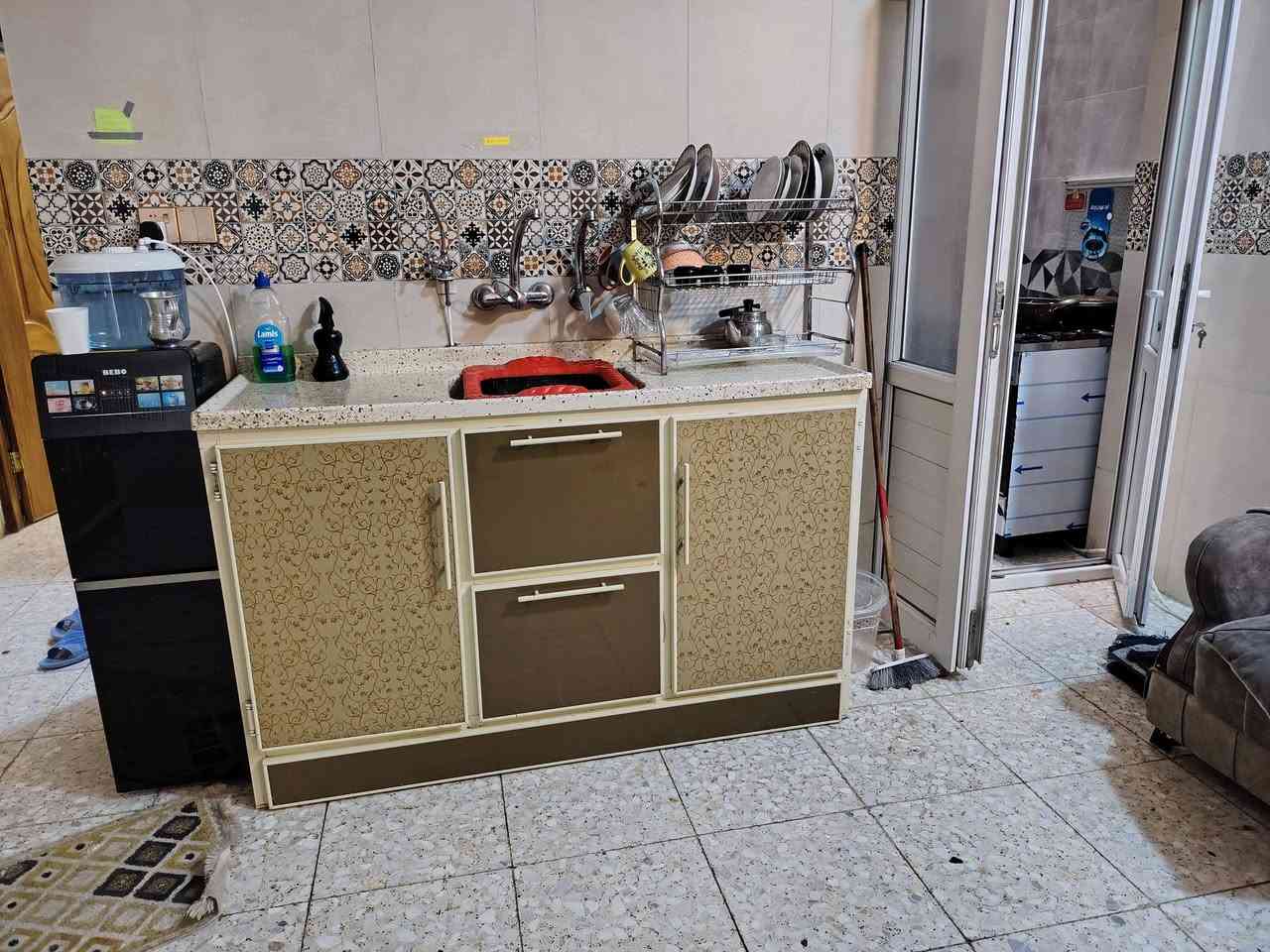 كاونترات للبيع مستعمله نضيف بحي الجهاد *********** سعر ٢٥٠
