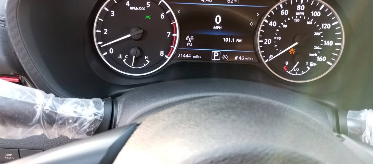 نيسان سنتره موديل 2024sv حادثها جاملغ وربع البنيد بدون دواخل ماشيه21 والباقي كفاله عامه السياره كامله من كل النواحي 
السعر 155 وبيها مجال
***********
