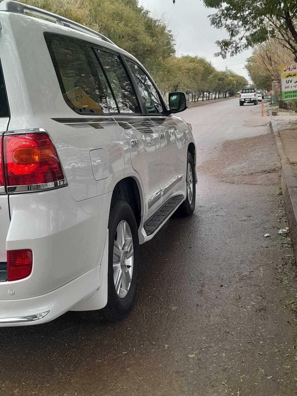 السلام عليكم لاندكروز جكسارة موديل 14 بريم اصل فول مواصفات مكفولة كفالة عامة رقم سليمانية بأسمي معروفة مواصفات البريم فول مواصفات ماشية 186السيارة جديدة على وضع الشركة الاتصال على الارقام ***********/*********** الاسيا بي واتساب مكان السيارة ديالى
