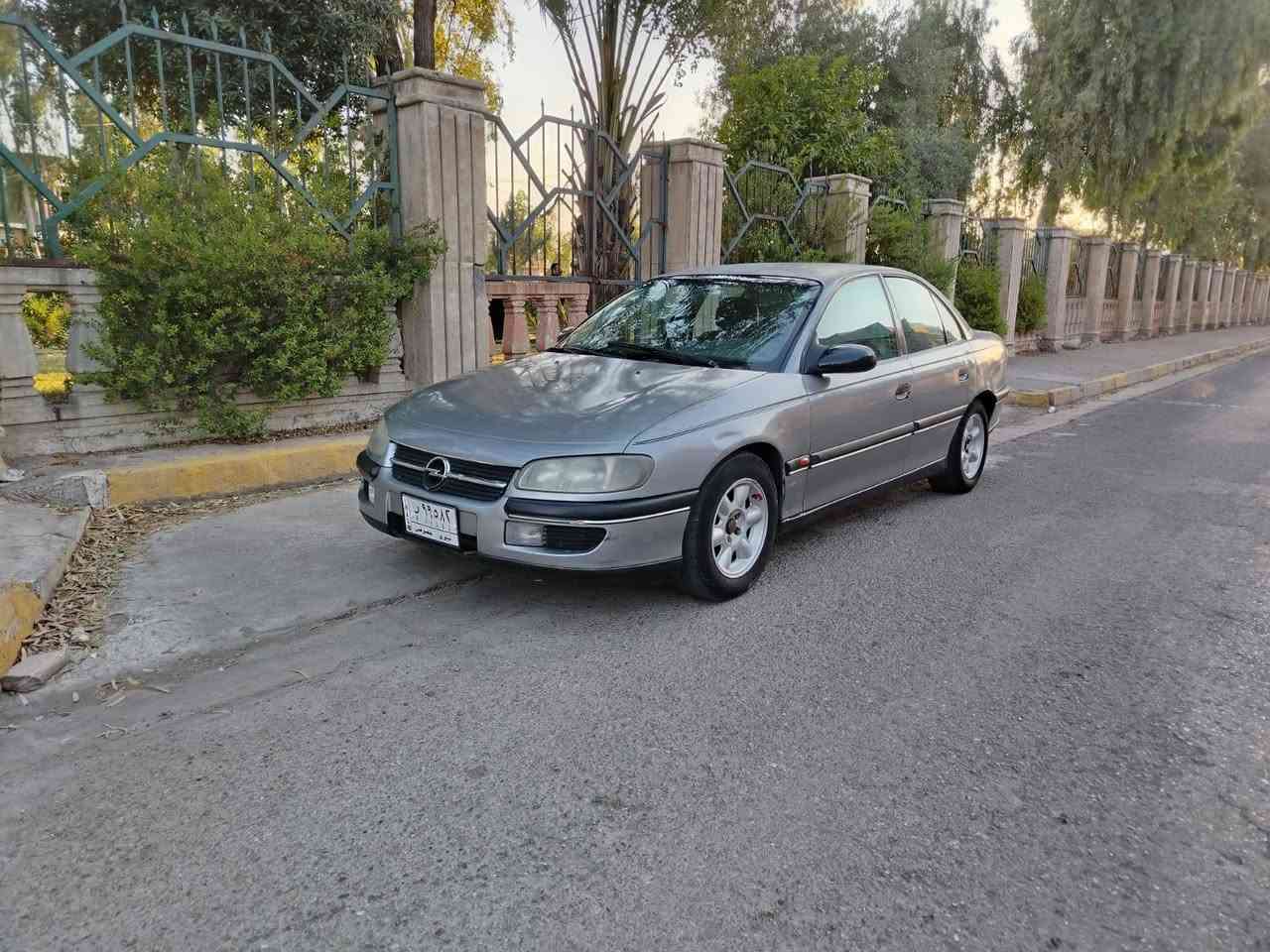 اوميكا بزون موديل 1995 20مكينه كير توماتيك شرط رقم الماني سنويا عضم سياره فول توماتيك تبريد ثلج شرط طخم امامي خلفي جديد شرط التحويل سعر 45$  للتواصل ***********
