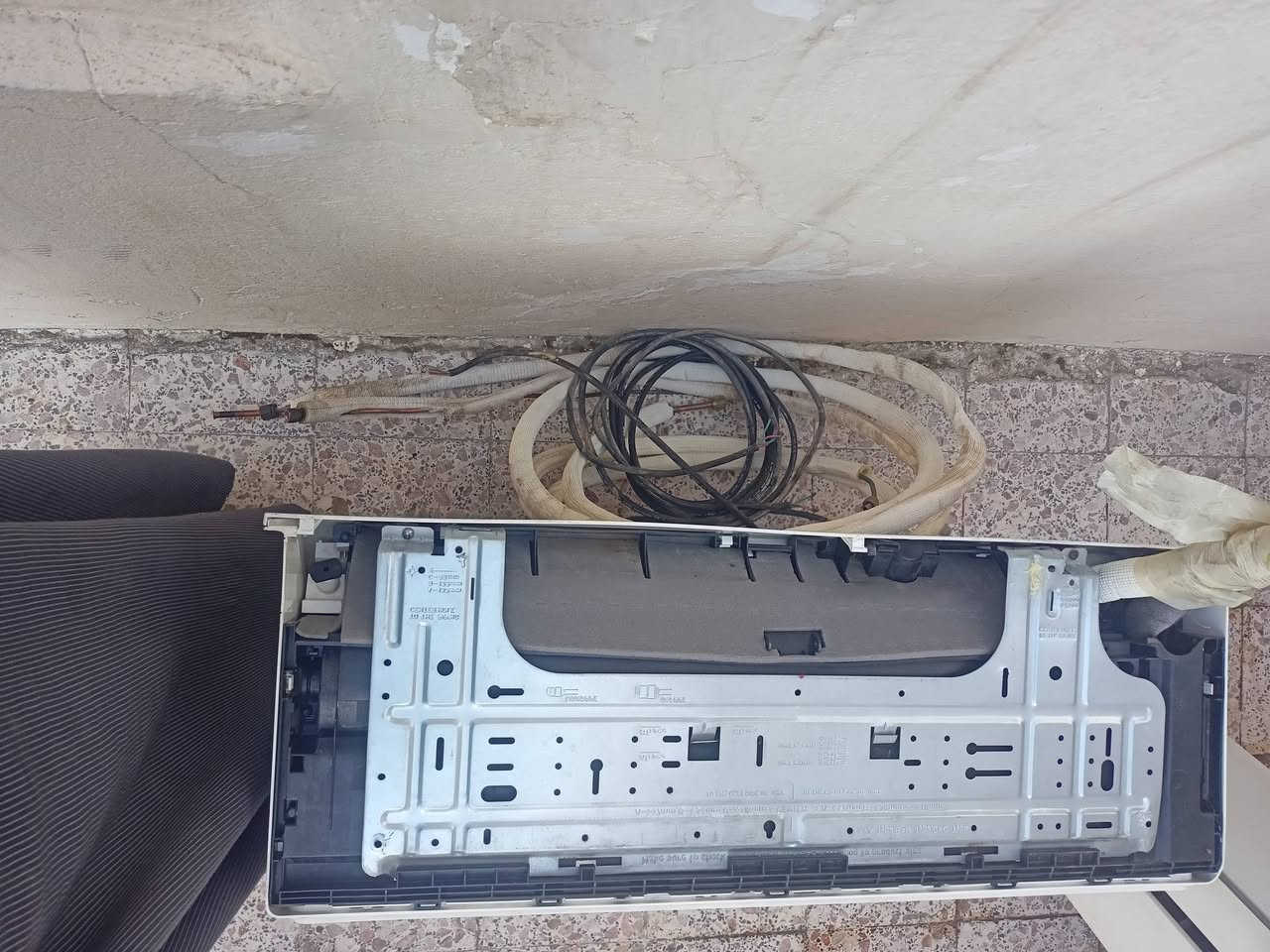 سبلت واحد طن الحديث انفيرتر غاز 410 كامل مع بواري والوايرات بس الداخلية بيها ليگ  انطيك شرط الشغل  
***********
***********
