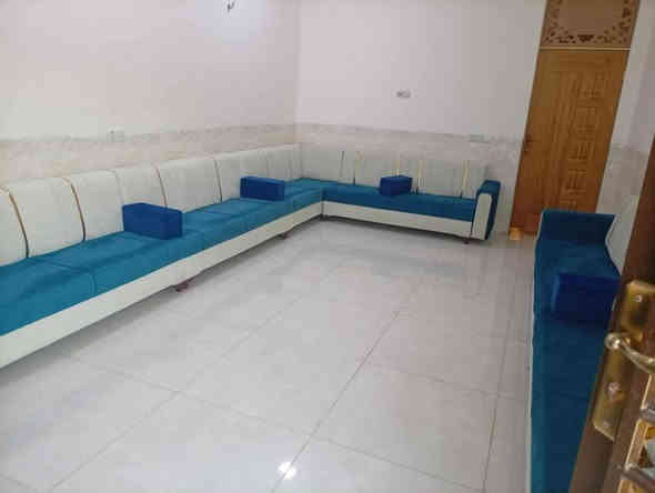 سلام عليكم بيت مساحته 500 متر يحتوي عل غرفتين نوم وصاله وهول ومطبخ وصحيات عنوان ورديه خارج مقابل شارع المشجر ملاحضه البيت بناء حديث صار 4 شهر من كامل لاستفسار ***********    ***********
