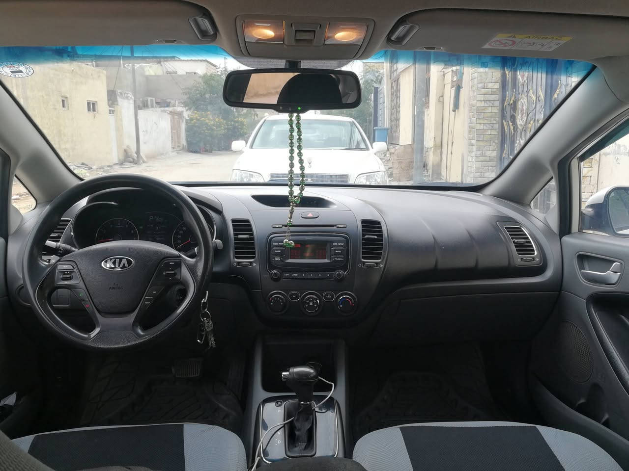 السلام عليكم
كيه سيراتو ٢٠١٨ بيها نص البيبان صبغ صوب العبري سياره نضيفة كير ومكينه وحداديه وتخم تاير تبريد ثلج
فتحه مري شفط فول عده البصمه مكينه ٢٠٠٠ دوش
رقمها دولي جديد
مكان السيارة النجف الاشرف السعر ١٤٠ وبيها مجال قليل
الاتصال على الرقم ***********
