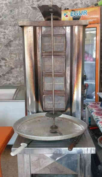 السلام عليكم شوايه دجاج وشوايه شاورمه والمنقل للبيع للا ستفسار ***********
