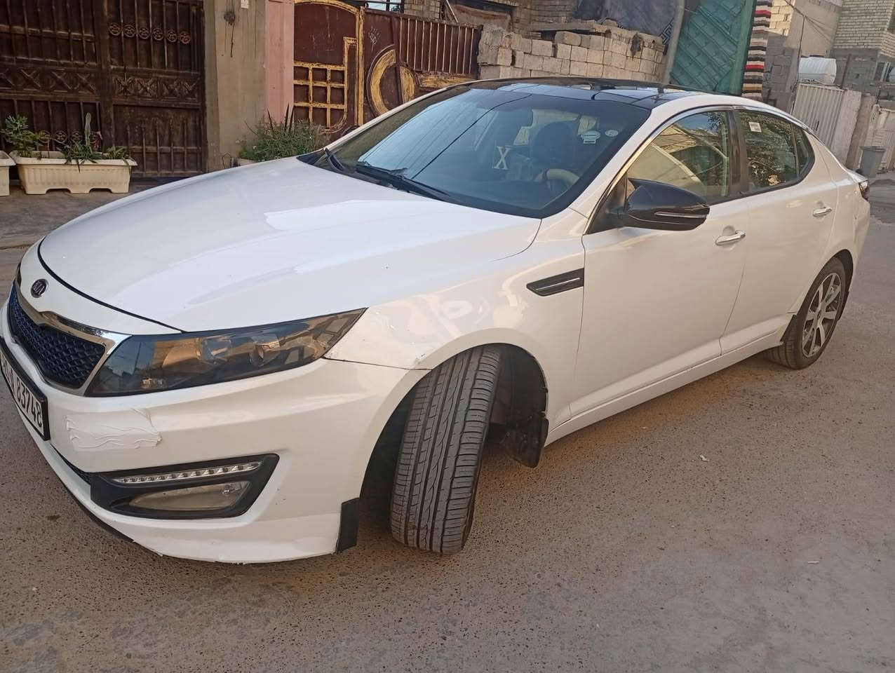 السلام عليكم
كيا اوبتيما خليجي ٢٠١١
فول مواصفات محرك ٢٠٠٠ 
بانوراما شفتات ستيرن 
تبريد بيانو قطعتين 
مراية شفط وإشارة بالمراية
كامرة خلفية حساس خلفي 
رقم سليمانية الدولي الجديد
باسمنا السيارة 
تريد تحويل تريد وكالة 
السيارة بيها اربع قطع صبغ بدون دواخل رش فقط 
مكاني بغداد  الدورة المهدية الثانية 
***********
