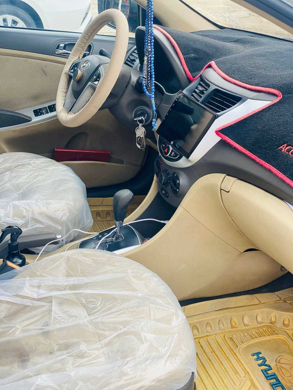 اكسنت موديل 2015 سياره برغي ماعيزه
فول 1/1 بيه فقط بارد والباقي كفاله عامه رقم بغداد بسمي 
سعر 107 وبيه مجال بصيط سنويه شهر 8 
*********** مكاني النجف
