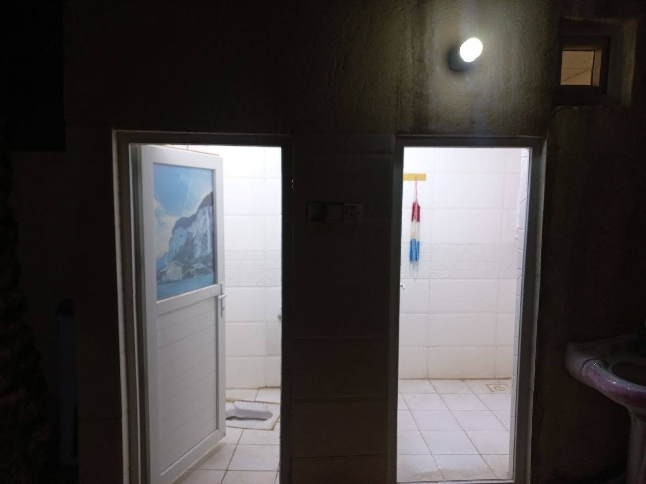 سلام عليكم بيت للبيع مساحه 200 متر طابو صرف كربلاء المقدسه  منطقه حي العامل سوق الاخير قرب مول باقر السعر 180  للإستفسار   رقمي ***********
