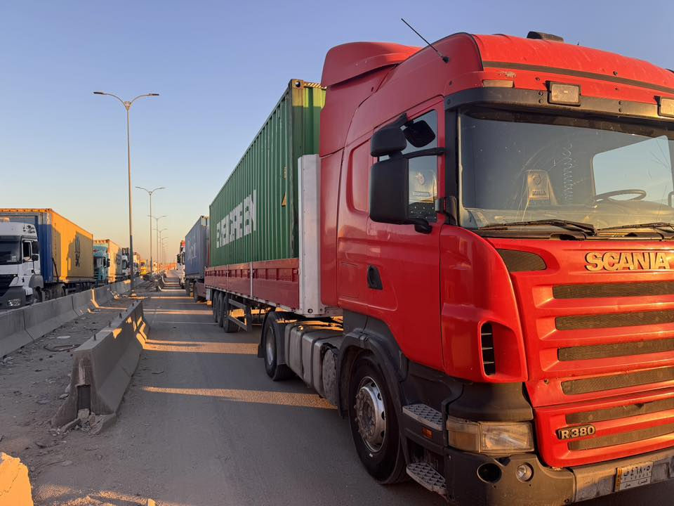 سلام وعليكم سياره 2006 حجم لمكينه 380 ميكنتها بيها خيط بخار عربانه كملايز بريك دسك دنكير ثالث علاك وسياره خير من الله سعر 250 وبيها مجال حك جيه رقم ***********
