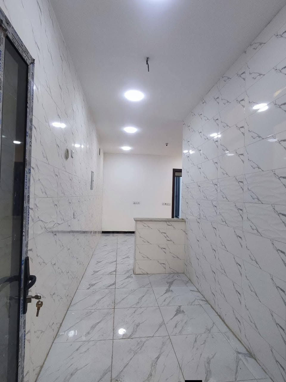 #لدينا_دار_للبيع مساحه 100 متر واجهه 6 وربع ونزال 16 طابو زراعي سند 25 قرار محكمه البيت يحتوي على2 غرف نوم وصاله وستقبال ومطبخ  العنوان بغداد الدورة مدخل البوعيثه مجمع العدل الثاني 
هاتف ***********
***********
