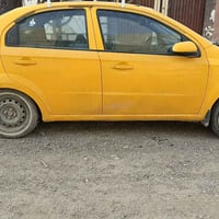 السياره محركه عوج ولفات عليها هيئه تقريبا 250 وعليها غرامات تقريبا 150...