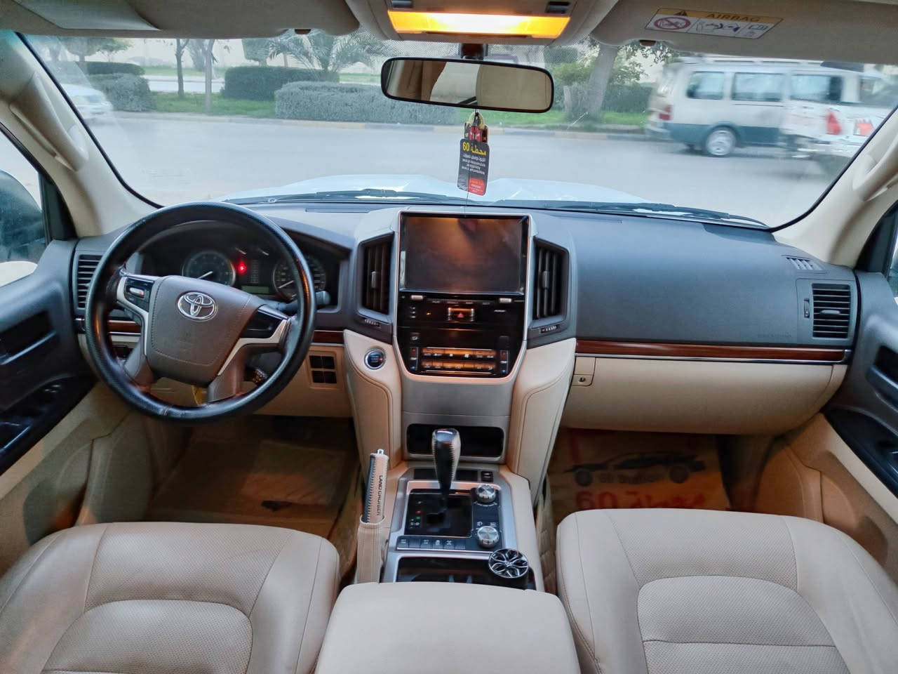 لاند كروز ٢٠١٨ بريم 🔥
معروفه مواصفات بريم 
ديفيدي بالقماره 
مكفوله كفاله عامه 
ماشيه ١٠٠ حقيقي 
سعر 52500$ 
📍مكان السياره بابل 
رقم السياره بغداد 
الاتصال📞 :***********
