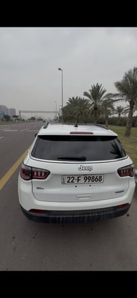 جيب كومباس 2022 ماشيه 25 الف  السياره بدون ايرباك وبدون لغد المواصفات ...