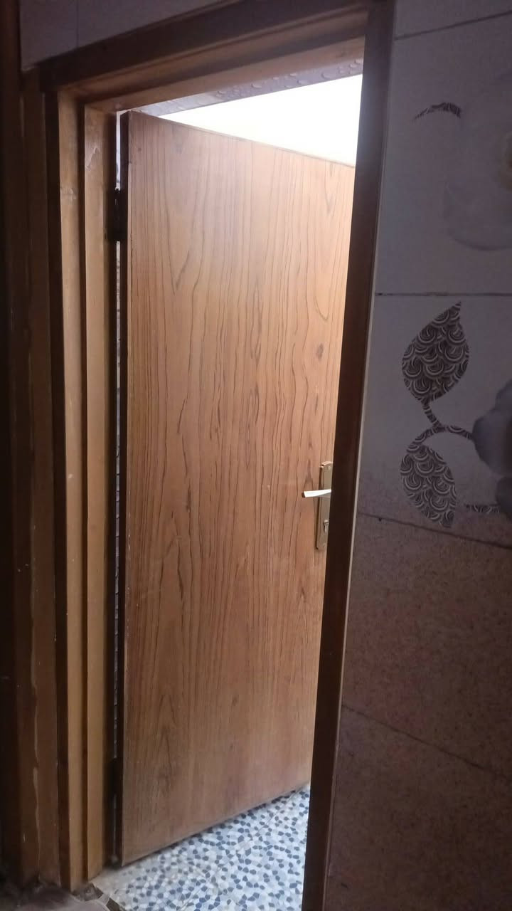 سلام عليكم دار للييع المساحه ١٠٠ سند ٢٥ عثماني الارضيه رفت عنوان الدار خلف شيخ معد يحتوي الدار على غرفه مطبخ ستقبال صاله غرفه فوك يباع بل نقد والقسط


**إذا كنت صاحب هذا الإعلان وتريد حذفه لأي سبب، رجاءا أرسل رسالة إلى الدعم الفني**